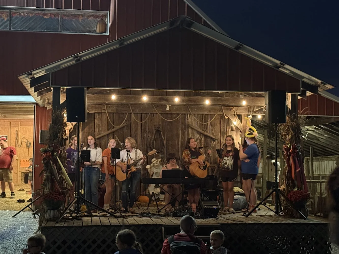 Cedarwood Farms pumpkin patch and fall festival in McMinnville, TN